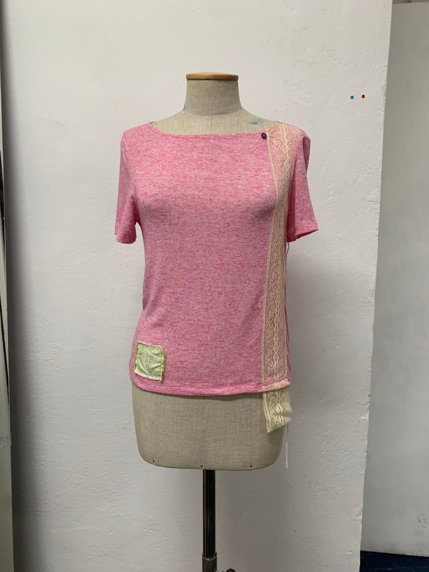 BRODERIE BABY TEE
(ready to ship)