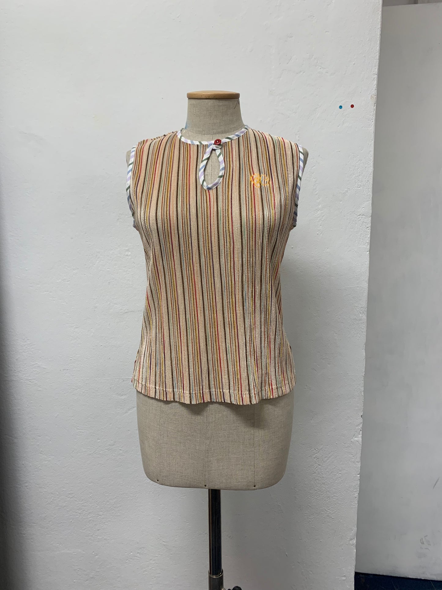 SLEEVE LESS POLO/KNIT
(ready to ship)