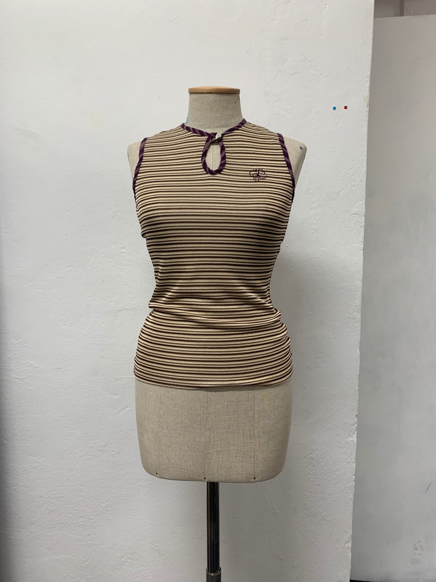 SLEEVE LESS POLO/STRIPED
(ready to ship)
